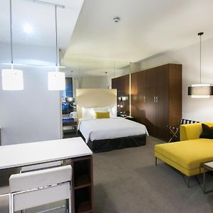 Studio Kitchenette Queen Bed